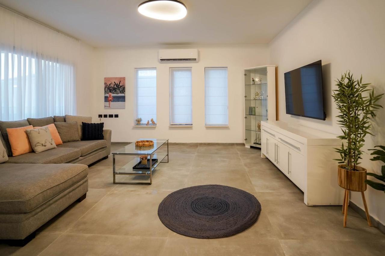 וילה רוני בריכה מחוממת Villa Roni Heated Pool Eilat Exterior foto