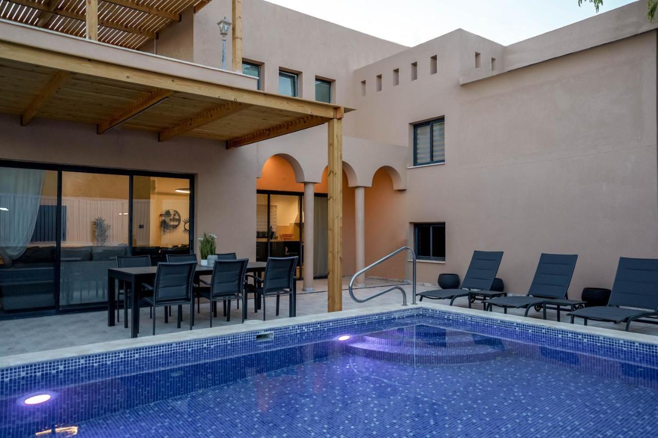 וילה רוני בריכה מחוממת Villa Roni Heated Pool Eilat Exterior foto